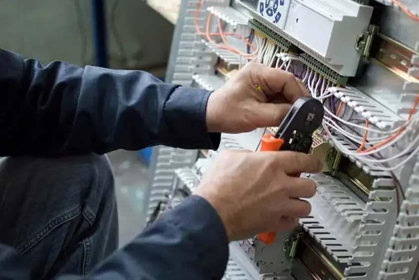 Commercial Electrician